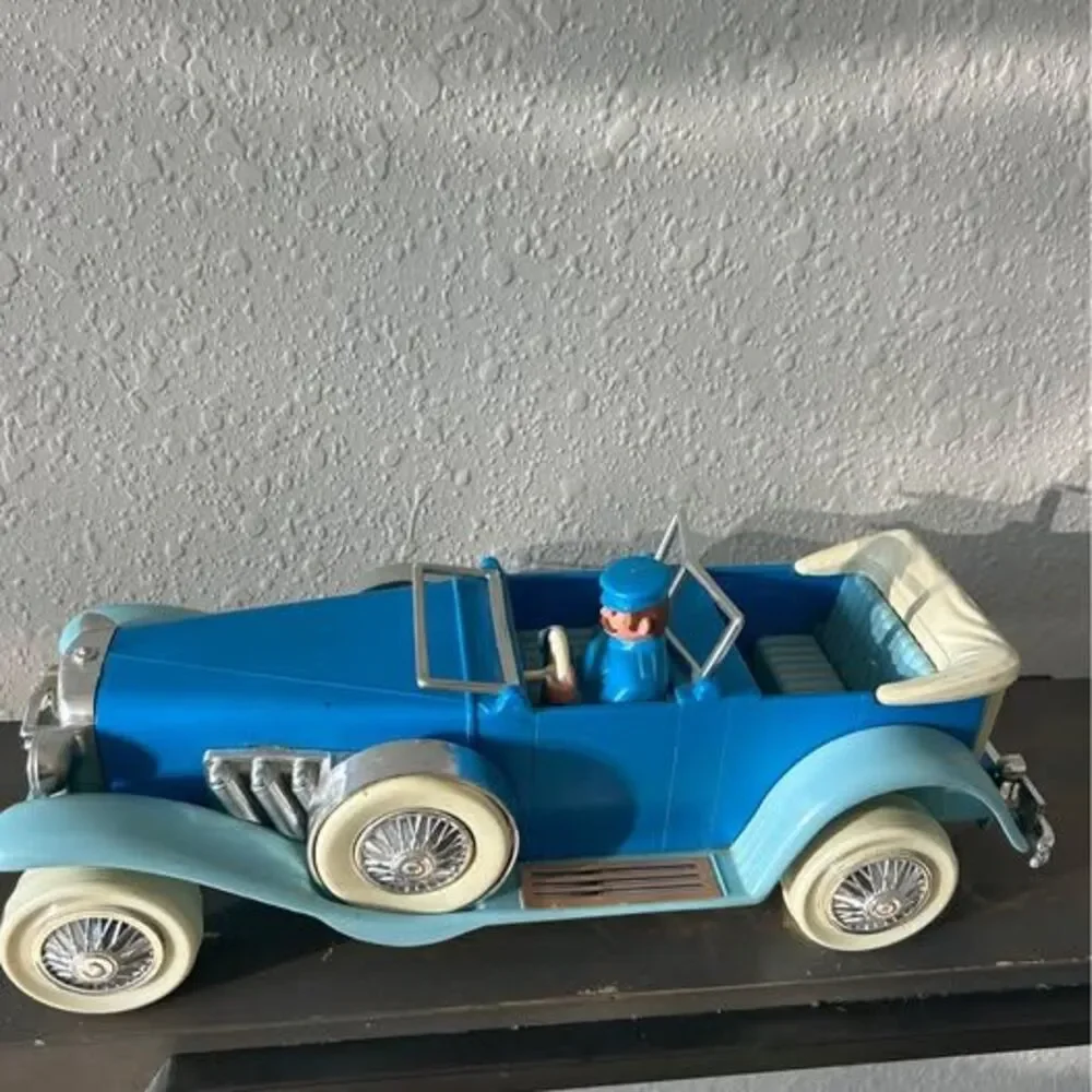 Vintage Annie Limousine